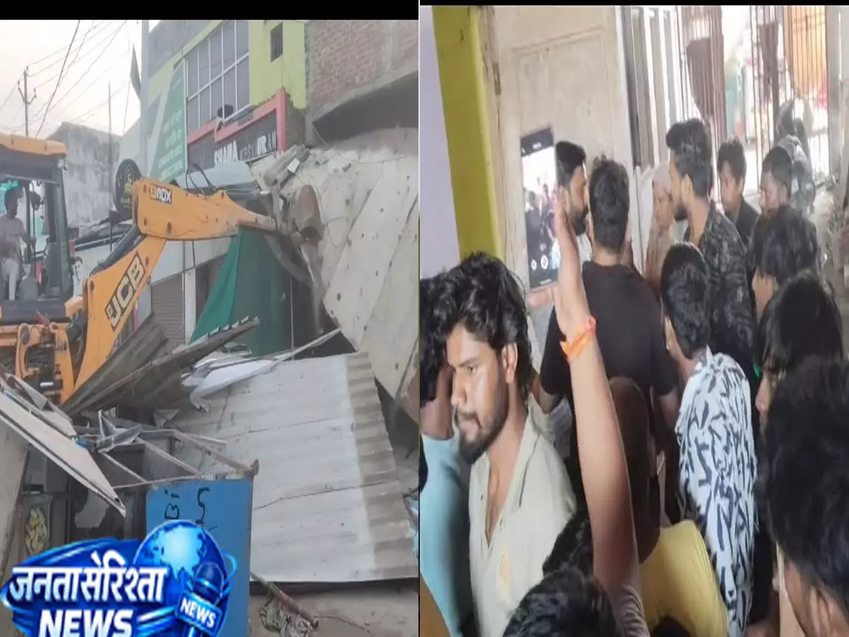 कांवड़ यात्रा के बीच नॉनवेज बिरयानी की बिक्री पड़ी भारी दुकान का टीनशेड काउंटर ध्वस्त कांवड़ यात्रा के बीच नॉनवेज बिरयानी की बिक्री पड़ी भारी दुकान का टीनशेड काउंटर ध्वस्त