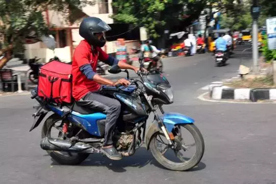 Telangana: सरकारी आश्वासन के बाद तेलंगाना गिग श्रमिकों ने हड़ताल 10 दिन के लिए टाली Telangana: सरकारी आश्वासन के बाद तेलंगाना गिग श्रमिकों ने हड़ताल 10 दिन के लिए टाली