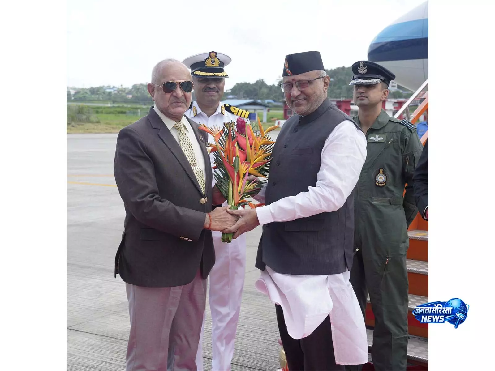 उपराष्ट्रपति राधाकृष्णन अंडमान और निकोबार द्वीप समूह की दो दिवसीय यात्रा शुरू कर रहे उपराष्ट्रपति राधाकृष्णन अंडमान और निकोबार द्वीप समूह की दो दिवसीय यात्रा शुरू कर रहे