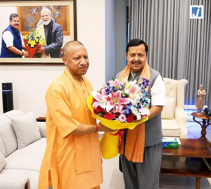 सीएम योगी आदित्यनाथ ने दिल्ली में BJP अध्यक्ष नितिन नवीन से की मुलाकात सीएम योगी आदित्यनाथ ने दिल्ली में BJP अध्यक्ष नितिन नवीन से की मुलाकात