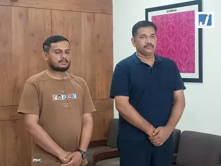 रिश्वत मामले में पूर्व मुख्य अग्निशमन अधिकारी और सह-आरोपी 12 अगस्त तक रिमांड पर रिश्वत मामले में पूर्व मुख्य अग्निशमन अधिकारी और सह-आरोपी 12 अगस्त तक रिमांड पर