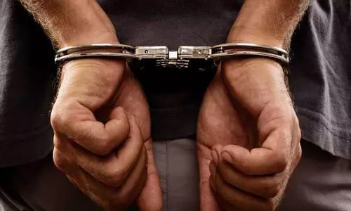 डोडा ज़िले में POCSO मामले में वांछित व्यक्ति गिरफ़्तार डोडा ज़िले में POCSO मामले में वांछित व्यक्ति गिरफ़्तार