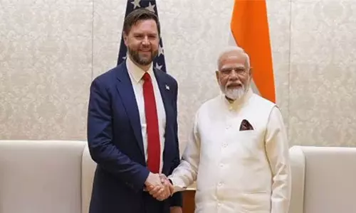 पीएम मोदी से अमेरिकी उपराष्ट्रपति जेडी वेंस ने की फोन पर बातचीत पीएम मोदी से अमेरिकी उपराष्ट्रपति जेडी वेंस ने की फोन पर बातचीत