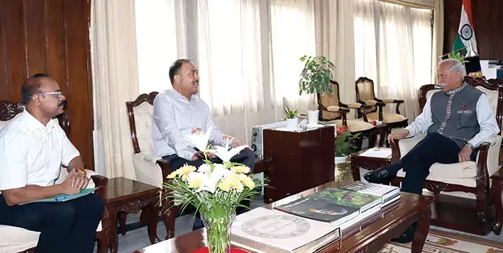 TCL इलाके में बॉर्डर फेंसिंग का काम तेज करने का गवर्नर ने दिया निर्देश TCL इलाके में बॉर्डर फेंसिंग का काम तेज करने का गवर्नर ने दिया निर्देश