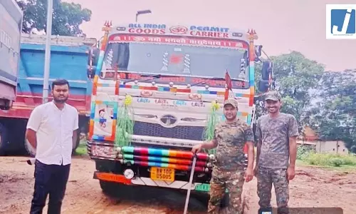 थाने से 18 चक्का ओवरलोड ट्रक गायब, पुलिस की सुरक्षा व्यवस्था पर उठे गंभीर सवाल थाने से 18 चक्का ओवरलोड ट्रक गायब, पुलिस की सुरक्षा व्यवस्था पर उठे गंभीर सवाल