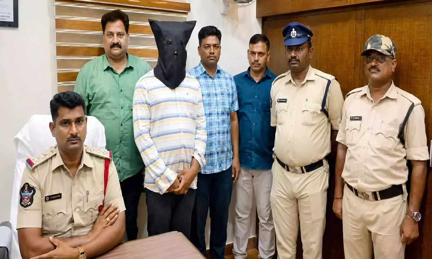 MDMA सप्लाई करने के आरोप में रैपिडो ड्राइवर गिरफ्तार MDMA सप्लाई करने के आरोप में रैपिडो ड्राइवर गिरफ्तार