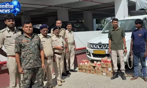 मुजफ्फरपुर में शराब तस्करी पर कार्रवाई, तीन गिरफ्तार मुजफ्फरपुर में शराब तस्करी पर कार्रवाई, तीन गिरफ्तार
