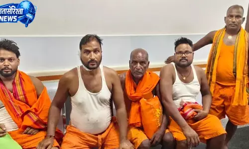 मुंगेर में कांवरियों के वाहन को तेज रफ्तार वाहन ने मारी टक्कर, तीन श्रद्धालु घायल