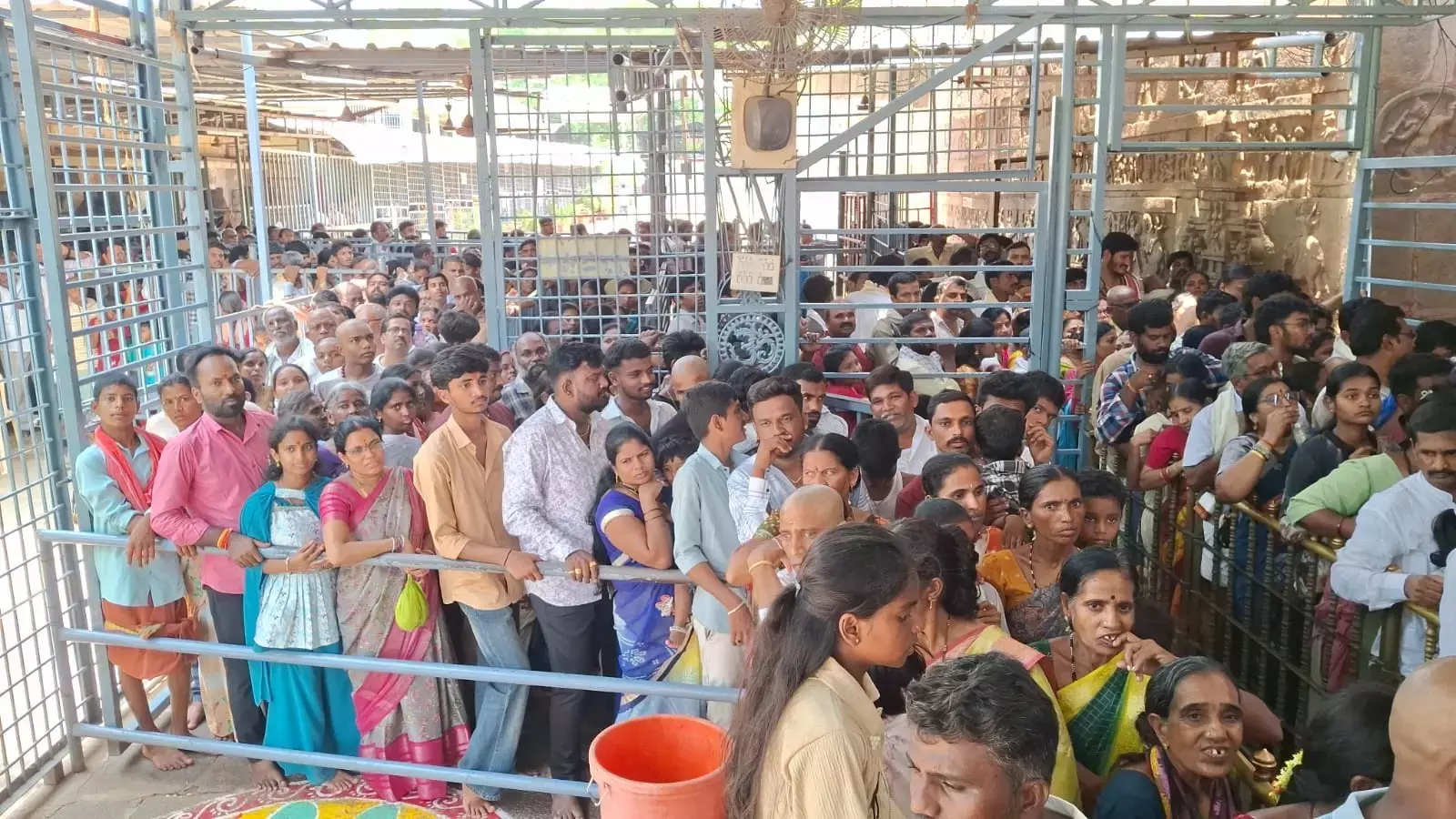 Andhra: सीमा में नि:शुल्क बस यात्रा ड्राइव टेम्पल रश