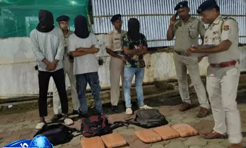 अगरतला रेलवे स्टेशन पर युवक के पास मिली गांजे की खेप पुलिस ने किया गिरफ्तार अगरतला रेलवे स्टेशन पर युवक के पास मिली गांजे की खेप पुलिस ने किया गिरफ्तार