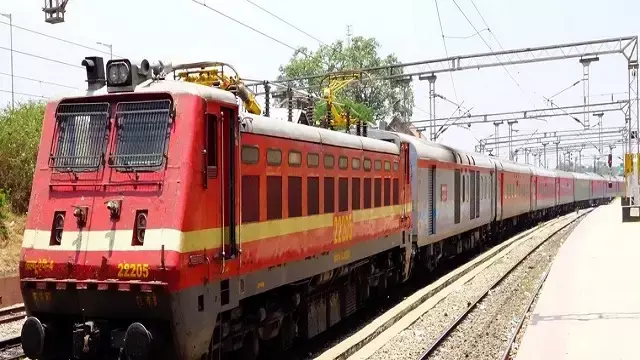 रायगड़ा में रेलवे ट्रैक में फंसा युवक ट्रेन से कुचला हालत गंभीर रायगड़ा में रेलवे ट्रैक में फंसा युवक ट्रेन से कुचला हालत गंभीर