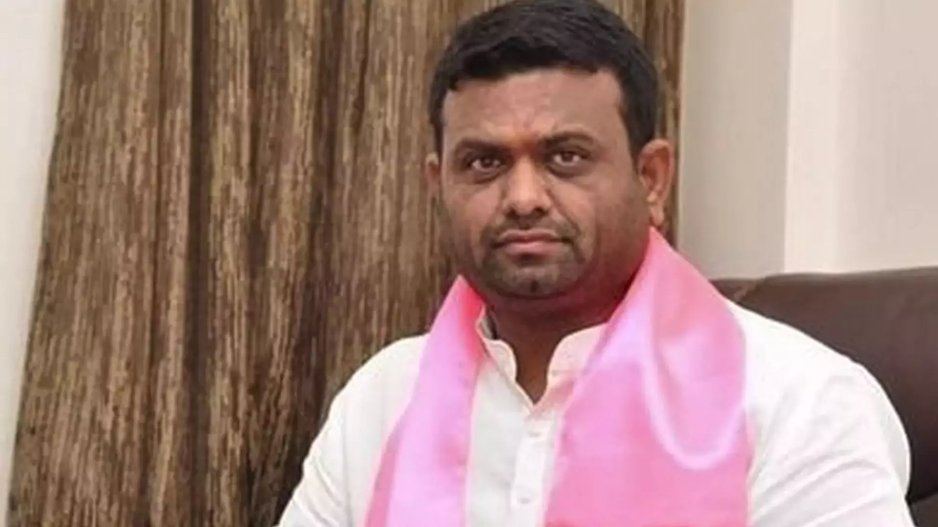 चेक-बाउंसिंग मामले में पूर्व विधायक रोहित के खिलाफ कोर्ट ने एनबीडब्ल्यू जारी किया चेक-बाउंसिंग मामले में पूर्व विधायक रोहित के खिलाफ कोर्ट ने एनबीडब्ल्यू जारी किया