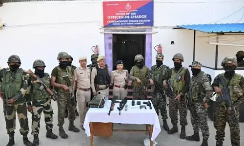 इंफाल ईस्ट के रिजर्व फॉरेस्ट में मिला हथियारों का जखीरा संदिग्ध IED भी बरामद इंफाल ईस्ट के रिजर्व फॉरेस्ट में मिला हथियारों का जखीरा संदिग्ध IED भी बरामद