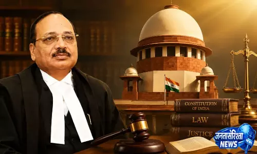कॉकरोच वाले बयान पर घिरे CJI सूर्यकांत छात्रों ने कॉन्वोकेशन में बुलाने का किया विरोध कॉकरोच वाले बयान पर घिरे CJI सूर्यकांत छात्रों ने कॉन्वोकेशन में बुलाने का किया विरोध