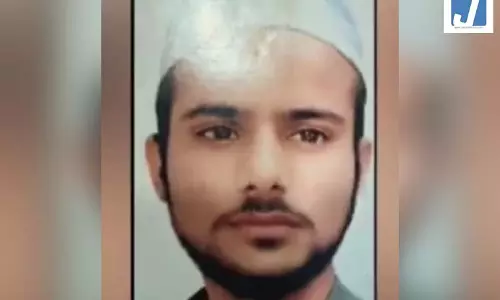 ATS ने आतंकी कनेक्शन के आरोप में युवक को हिरासत में लिया ATS ने आतंकी कनेक्शन के आरोप में युवक को हिरासत में लिया