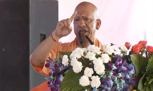 लखनऊ में CM योगी ने काकोरी ट्रेन एक्शन शताब्दी समारोह में लिया हिस्सा लखनऊ में CM योगी ने काकोरी ट्रेन एक्शन शताब्दी समारोह में लिया हिस्सा