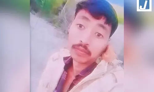 PG की छत पर इंटीरियर डिजाइनिंग छात्रा से दुष्कर्म, तार से गला बांधकर सिक्योरिटी गार्ड ने मिटाई हवस PG की छत पर इंटीरियर डिजाइनिंग छात्रा से दुष्कर्म, तार से गला बांधकर सिक्योरिटी गार्ड ने मिटाई हवस