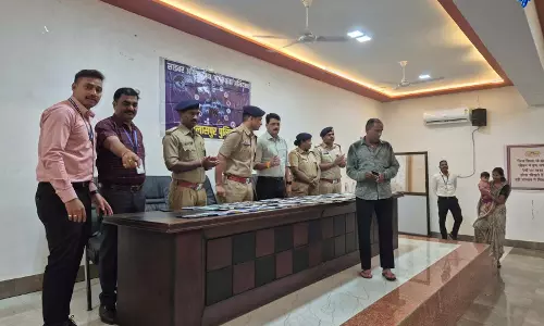 गुम मोबाइल की रिकवरी में बिलासपुर पुलिस राज्य में अव्वल, 2026 में 1250 फोन बरामद गुम मोबाइल की रिकवरी में बिलासपुर पुलिस राज्य में अव्वल, 2026 में 1250 फोन बरामद
