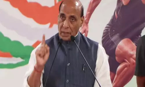 राजनाथ सिंह ने सेना के लिए 1000 यूनिट रक्तदान करने वालों को सराहा राजनाथ सिंह ने सेना के लिए 1000 यूनिट रक्तदान करने वालों को सराहा