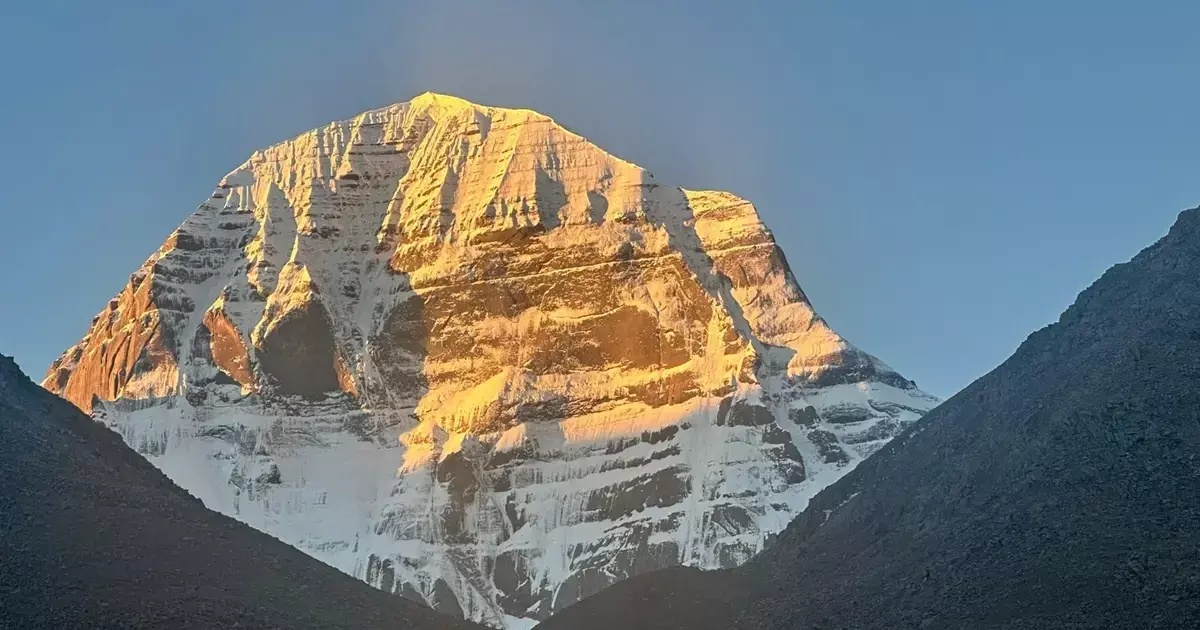 शिव का निवास या दिव्य ऊर्जा? जानिए क्यों कोई नहीं चढ़ पाया कैलाश