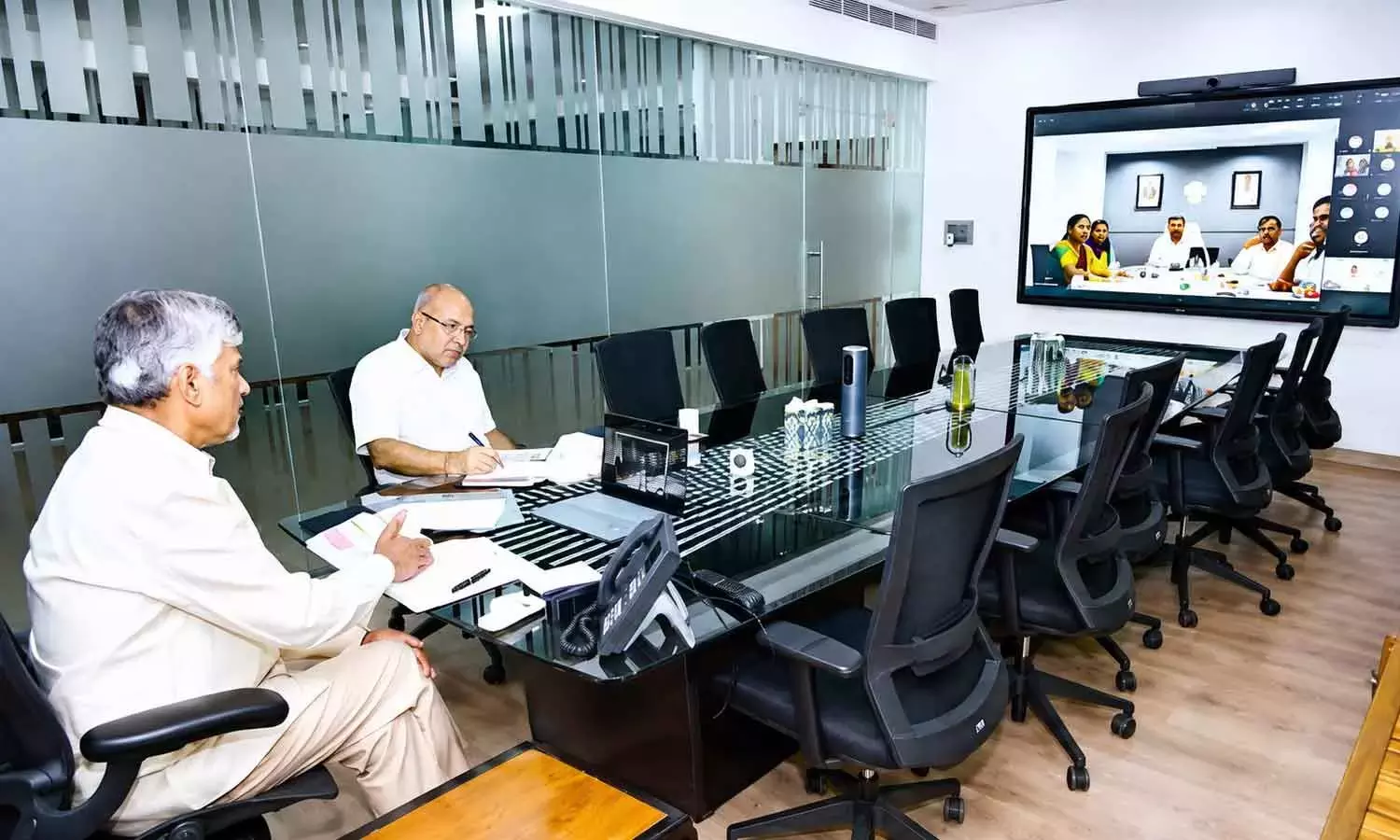 अल नीनो खतरा: सीएम नायडू ने जल संरक्षण अभियान चलाने का आदेश दिया अल नीनो खतरा: सीएम नायडू ने जल संरक्षण अभियान चलाने का आदेश दिया