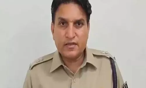 ट्रक-कार भिड़ंत में 6 की मौत, एक घायल ट्रक-कार भिड़ंत में 6 की मौत, एक घायल