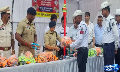 रायपुर में गौवंश की सुरक्षा के लिए रेडियम कॉलर अभियान शुरू रायपुर में गौवंश की सुरक्षा के लिए रेडियम कॉलर अभियान शुरू