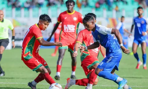 TRAU FC ने इंडियन नेवी FT को हराकर डूरंड कप 2026 का शानदार अंत किया TRAU FC ने इंडियन नेवी FT को हराकर डूरंड कप 2026 का शानदार अंत किया