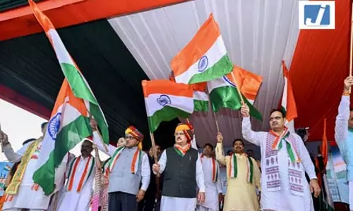जेपी नड्डा जयपुर में तिरंगा यात्रा में शामिल हुए, शहीदों और स्वतंत्रता सेनानियों को श्रद्धांजलि दी जेपी नड्डा जयपुर में तिरंगा यात्रा में शामिल हुए, शहीदों और स्वतंत्रता सेनानियों को श्रद्धांजलि दी
