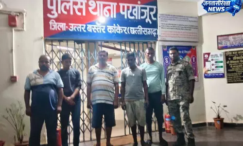 खेत में चल रहा था जुआ फड़, पुलिस ने 5 जुआरियों को पकड़ा खेत में चल रहा था जुआ फड़, पुलिस ने 5 जुआरियों को पकड़ा