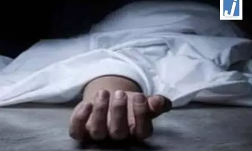 पंचायत समिति सदस्य और कंपाउंडर की गोली मारकर हत्या, आक्रोशित ग्रामीणों ने सड़क जाम की पंचायत समिति सदस्य और कंपाउंडर की गोली मारकर हत्या, आक्रोशित ग्रामीणों ने सड़क जाम की