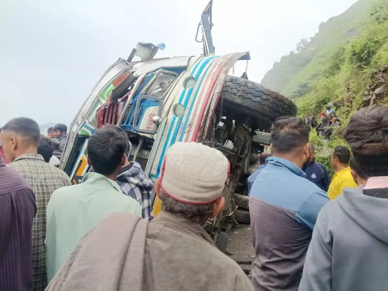 चंबा बस हादसे में 7 मौतों पर राज्यपाल और सीएम ने जताया दुख चंबा बस हादसे में 7 मौतों पर राज्यपाल और सीएम ने जताया दुख