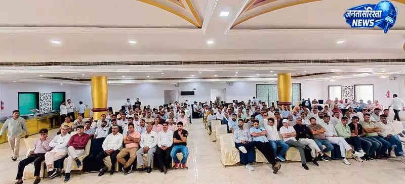 हरियाणा में JEs का आंदोलन तेज, 3 दिन की हड़ताल का ऐलान हरियाणा में JEs का आंदोलन तेज, 3 दिन की हड़ताल का ऐलान