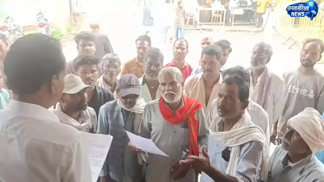 चार साल से पंचायत बैठक नहीं, ग्रामीणों ने लगाए भ्रष्टाचार के आरोप चार साल से पंचायत बैठक नहीं, ग्रामीणों ने लगाए भ्रष्टाचार के आरोप