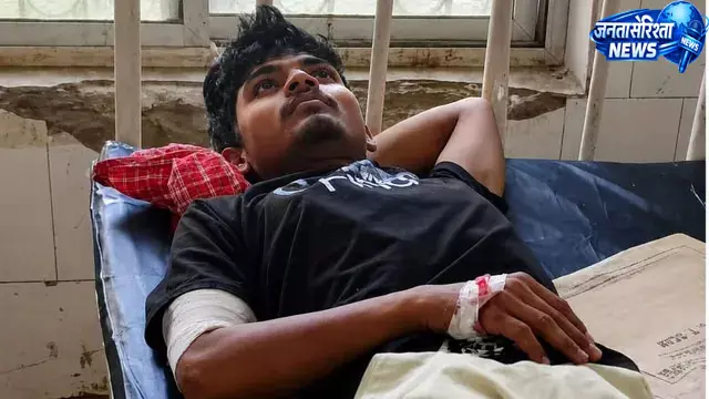 मोबाइल कारोबारी को गोली मारकर लूट, तीन बदमाश फरार मोबाइल कारोबारी को गोली मारकर लूट, तीन बदमाश फरार