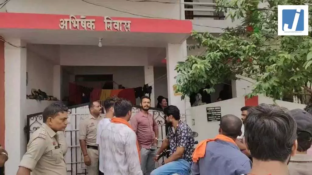 प्रार्थना सभा को लेकर धमतरी में हंगामा प्रार्थना सभा को लेकर धमतरी में हंगामा