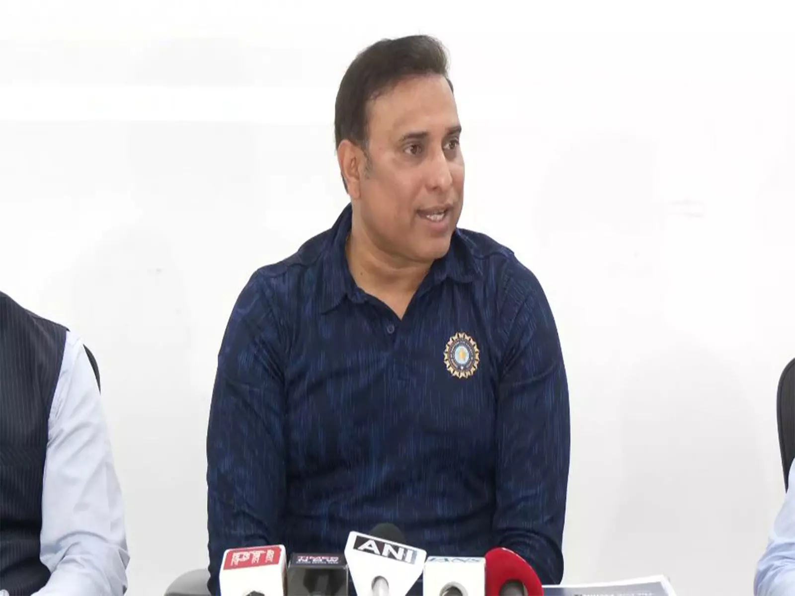 चोट की बढ़ती चिंताओं के बीच VVS लक्ष्मण ने कहा - CoE कोई रिहैब सेंटर नहीं चोट की बढ़ती चिंताओं के बीच VVS लक्ष्मण ने कहा - CoE कोई रिहैब सेंटर नहीं