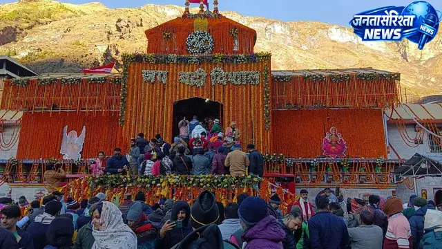 चढ़ावा चोरी: तीसरे आरोपी से पूछताछ, सोना-चांदी व नकदी बरामद चढ़ावा चोरी: तीसरे आरोपी से पूछताछ, सोना-चांदी व नकदी बरामद