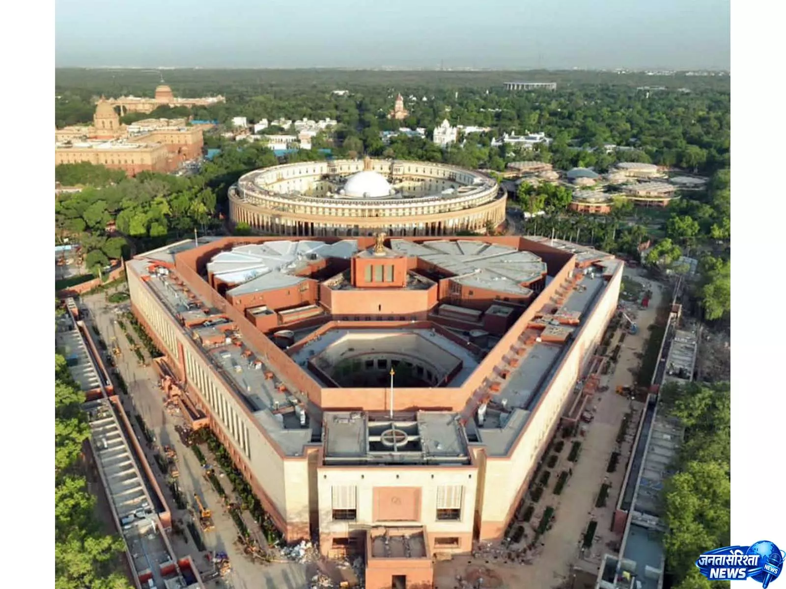 मानसून सत्र में कई अहम बिल होंगे पेश मानसून सत्र में कई अहम बिल होंगे पेश