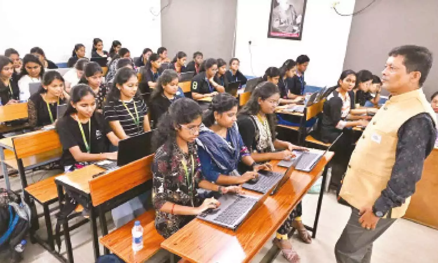 Andhra: वीमेन हू मास्टर 2026 हैकथॉन को उत्साहजनक प्रतिक्रिया मिली है Andhra: वीमेन हू मास्टर 2026 हैकथॉन को उत्साहजनक प्रतिक्रिया मिली है