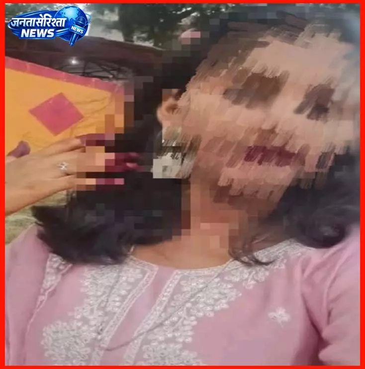 नाबालिग बच्ची ने फांसी लगाकर दी जान, कमरे में लटका मिला शव नाबालिग बच्ची ने फांसी लगाकर दी जान, कमरे में लटका मिला शव