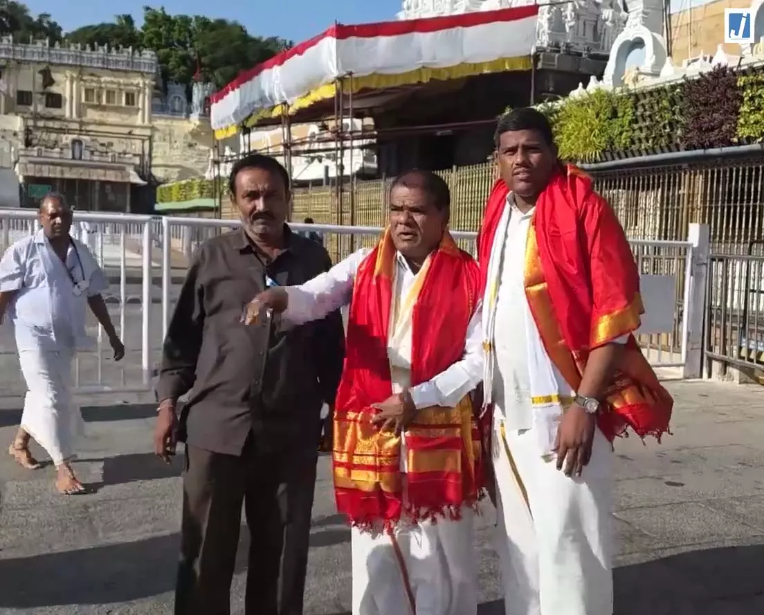 SC/ST आयोग के चेयरमैन बक्की वेंकटैया ने किए दर्शन SC/ST आयोग के चेयरमैन बक्की वेंकटैया ने किए दर्शन