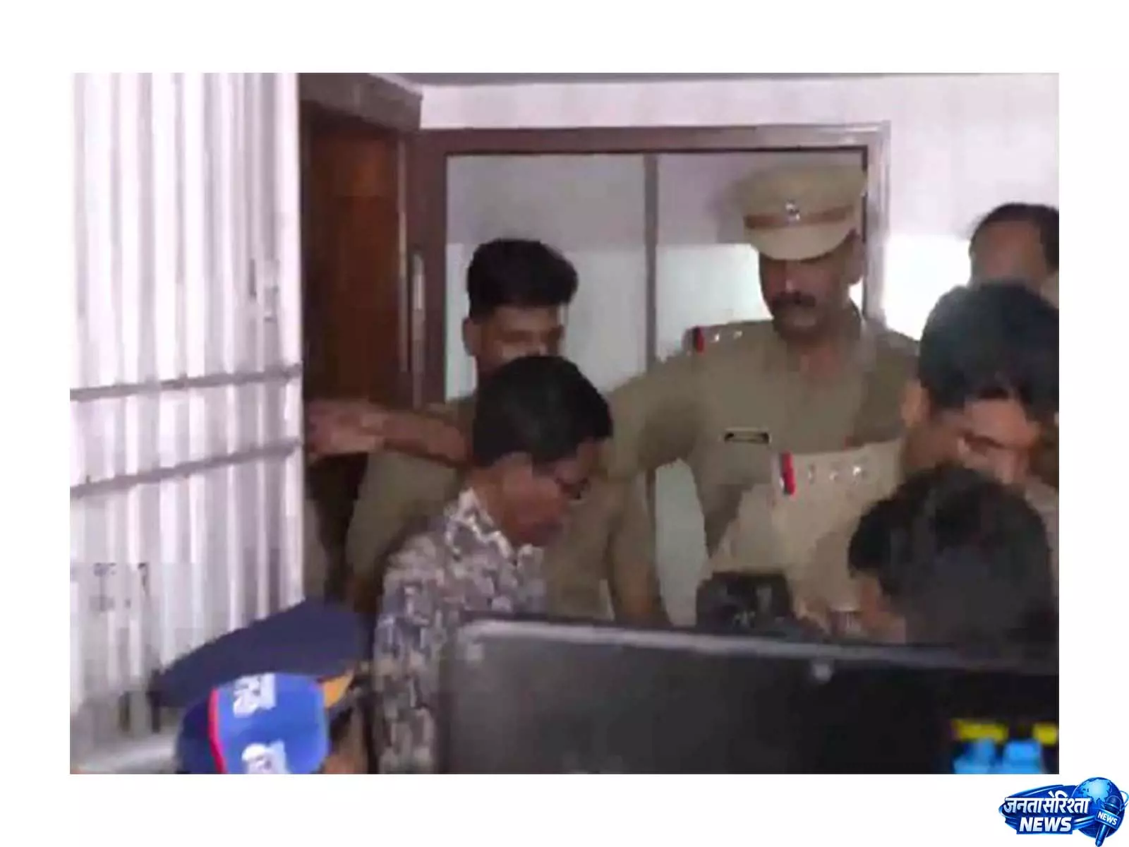 छात्र प्रदर्शनकारियों पर टिप्पणी, मोहंदास हिरासत में छात्र प्रदर्शनकारियों पर टिप्पणी, मोहंदास हिरासत में
