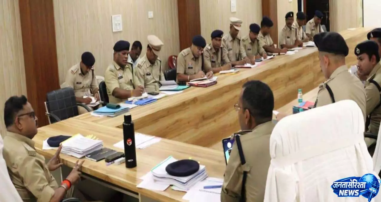 कोण्डागांव में अपराध समीक्षा बैठक, SP ने दिए सख्त कार्रवाई के निर्देश कोण्डागांव में अपराध समीक्षा बैठक, SP ने दिए सख्त कार्रवाई के निर्देश