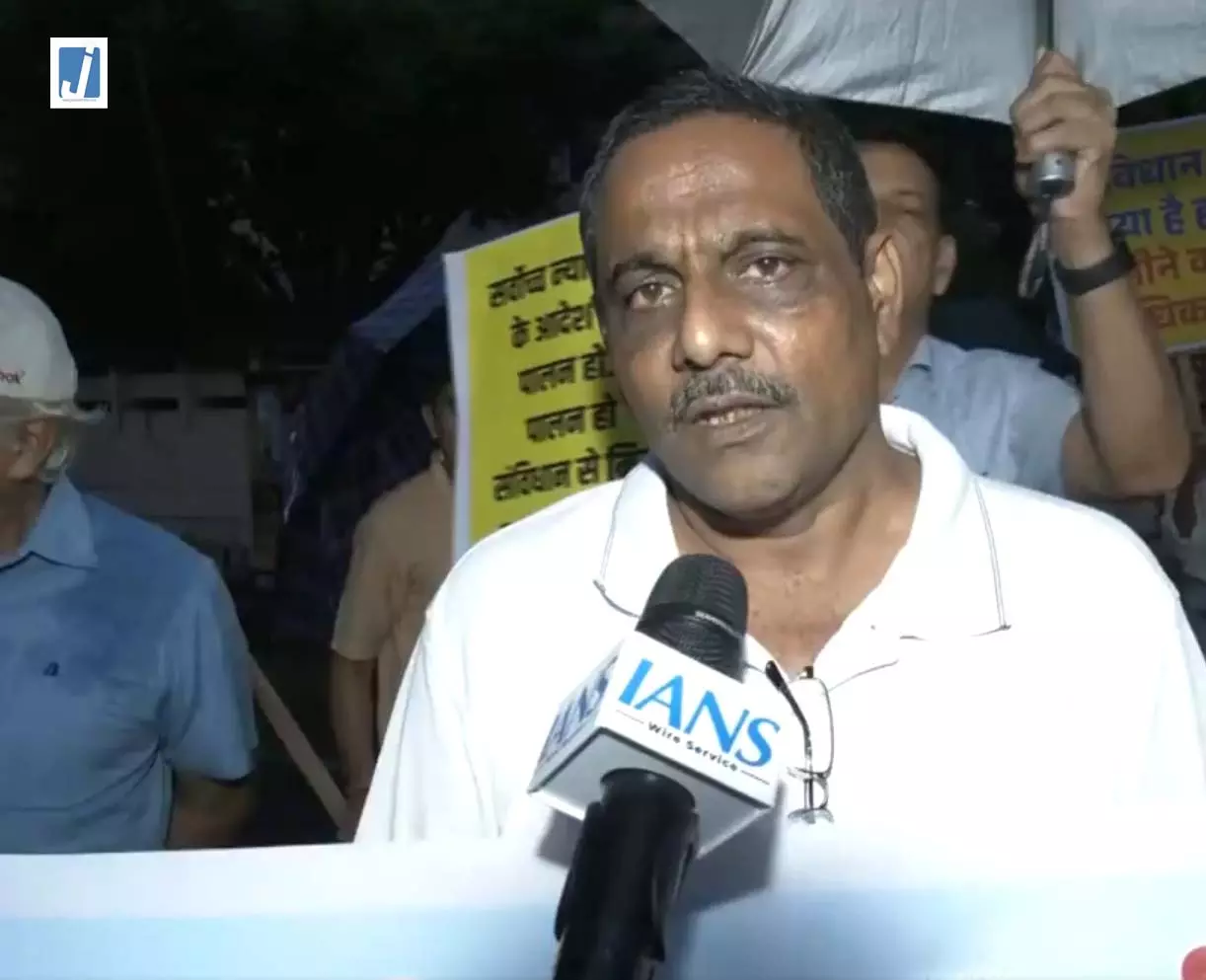 भोपाल में अवैध व्यावसायिक गतिविधियों के खिलाफ टॉर्च मार्च भोपाल में अवैध व्यावसायिक गतिविधियों के खिलाफ टॉर्च मार्च