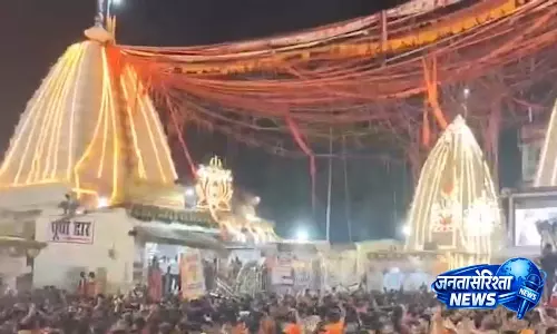 बाबा मंदिर में जलाभिषेक को पहुंचे हजारों भक्त बाबा मंदिर में जलाभिषेक को पहुंचे हजारों भक्त