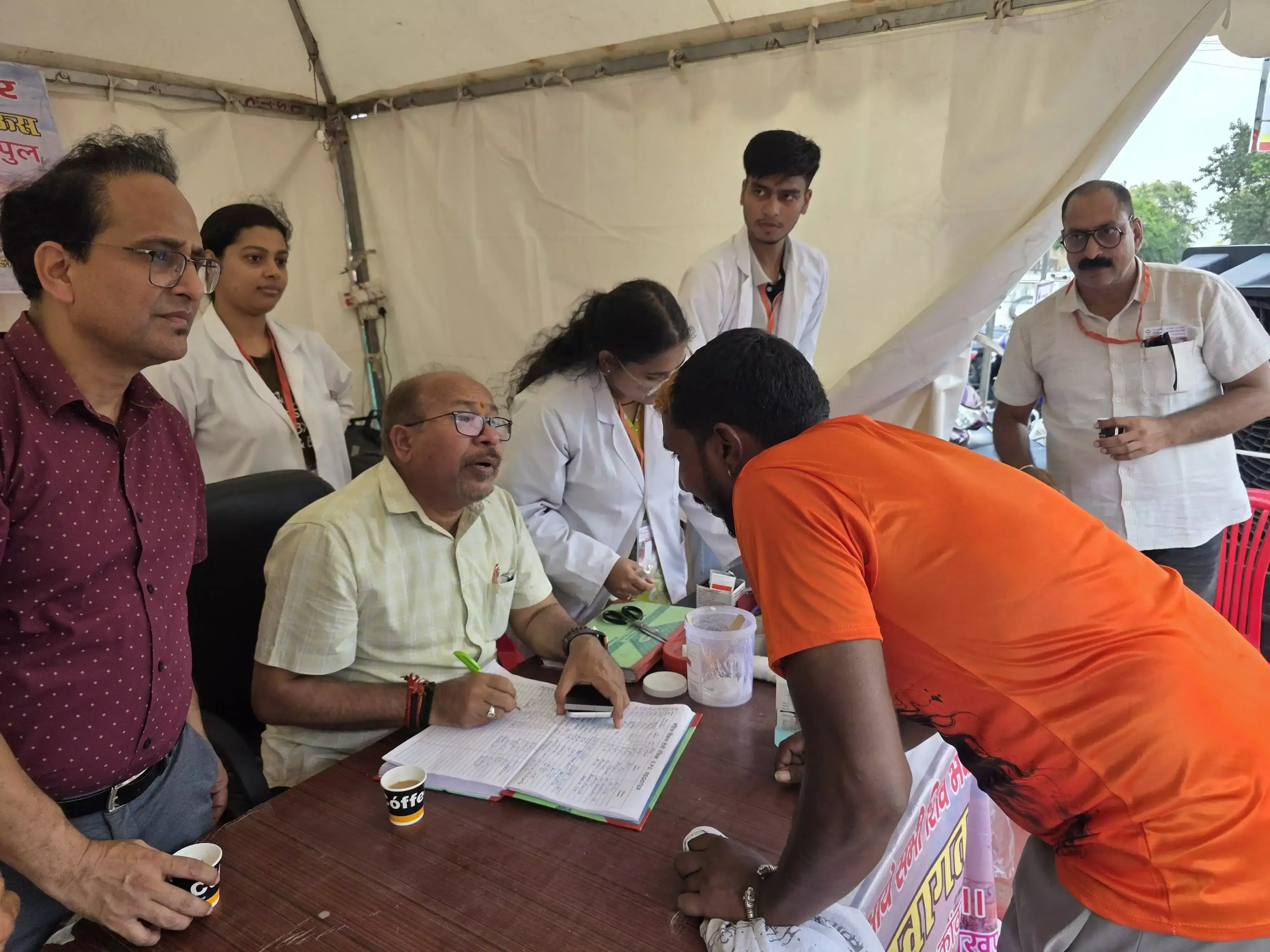 Haridwar: कांवड़ मेले में निशुल्क उपचार का सिलसिला जारी, 1.93 लाख पार पहुंचा आंकड़ा Haridwar: कांवड़ मेले में निशुल्क उपचार का सिलसिला जारी, 1.93 लाख पार पहुंचा आंकड़ा