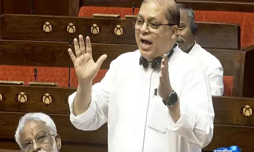 ममता काफिले विवाद पर TMC सांसद का नोटिस ममता काफिले विवाद पर TMC सांसद का नोटिस