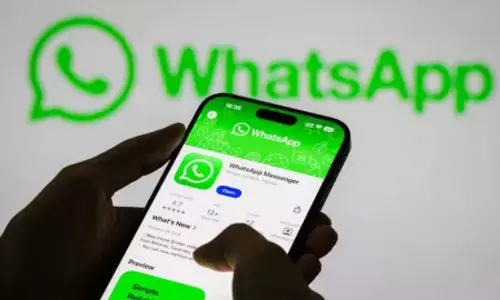 WhatsApp में गड़बड़ी, फोटो-वीडियो भेजने में दिक्कत WhatsApp में गड़बड़ी, फोटो-वीडियो भेजने में दिक्कत