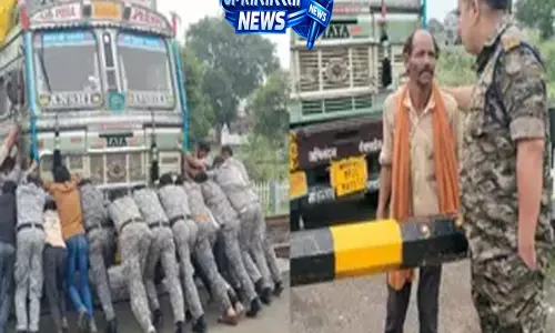 सागर में रेलवे ट्रैक पर फंसा भारी ट्रक QRF जवानों की सूझबूझ से बची बड़ी दुर्घटना